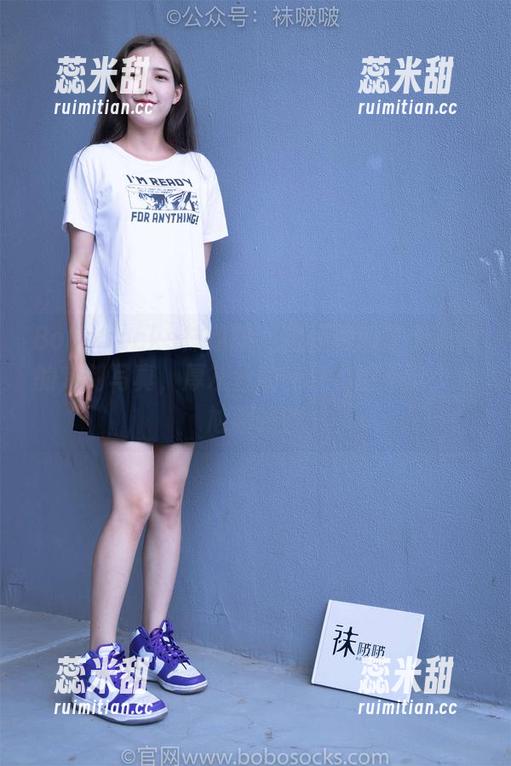 BoBoSocks袜啵啵-芝士 BoBoSocks袜啵啵 - 随便聊聊芝士和她的定制写真,厚灰丝的花絮,能不能少点尬聊啊?