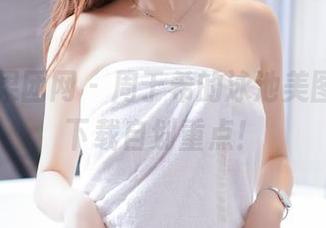 GIRLT果团网 – 周于希的泳池美图接力，下载自划重点！