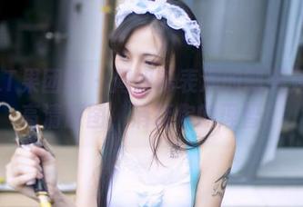 GIRLT果团网 – 周妍希表演的制服秀只用高清原图，消耗你的理智！