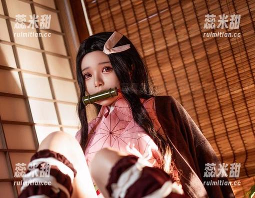 Hachi小芭 被Hachi小芭的免费灰丝写真震惊到,不知道该说什么好。