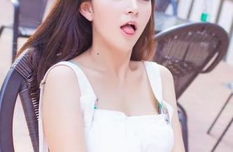 IMiss爱蜜社 – 我在想九尾Ivy的白裙图集：有多好才能随时随地都吸引眼球？