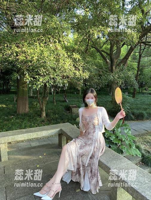 July芝岚 微密圈 - July芝岚的黑白美图,话说这壁纸该怎么选择呢?