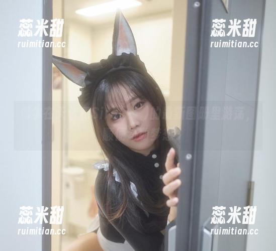 偶尔在天台和Sira(시라)的最新图册里游荡，顺便勾勒梦想