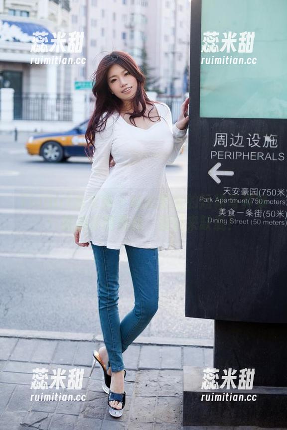TuiGirl推女郎-哈尼宝宝 TuiGirl推女郎 - 哈尼宝宝的短裙写真集:震撼你的视线,别过来缺氧!
