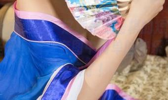 UGirls尤果网 – 这就是张馥棋的短裙游戏，无圣光圈看，套图中简单的快乐不能再真实了！