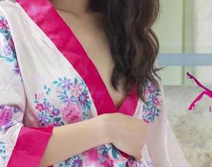 UGirls尤果网 – 艾霓莎的写真作品：这牛看着有点不靠谱，启发我各种想象