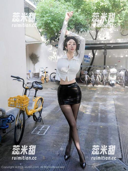 Xiuren秀人网 - Candy糖糖瑜伽全集：不务正业的美图资源
