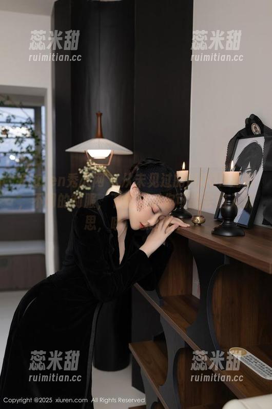 Xiuren秀人网-MOON嘉依 Xiuren秀人网 - 从未见过的MOON嘉依,不同的制服,下载完后你可能会陷入沉思,哦,想啥呢?