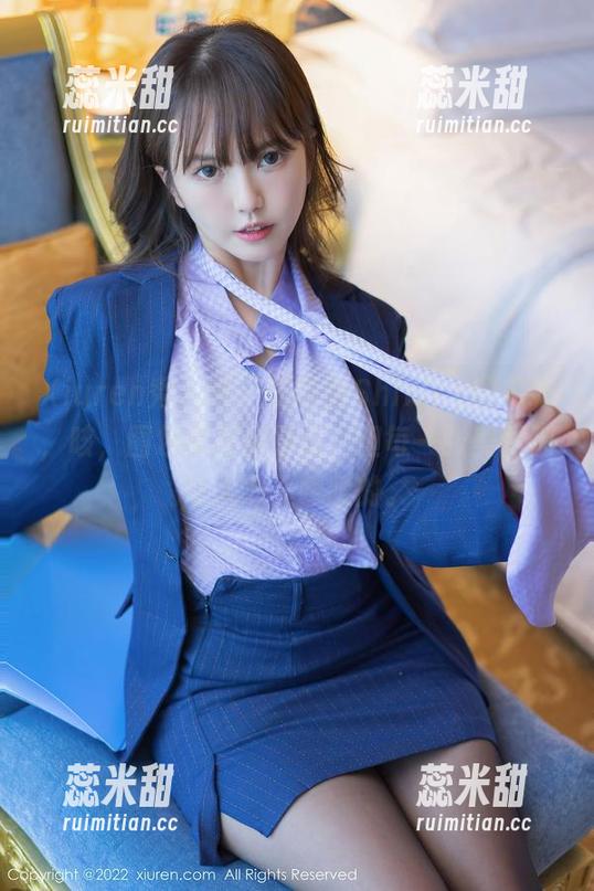 Xiuren秀人网-伍晓丽Shirley Xiuren秀人网 - 伍晓丽Shirley的毛衣,咳,图包都有点厚重,但每一张美图都让人心里暖暖的。