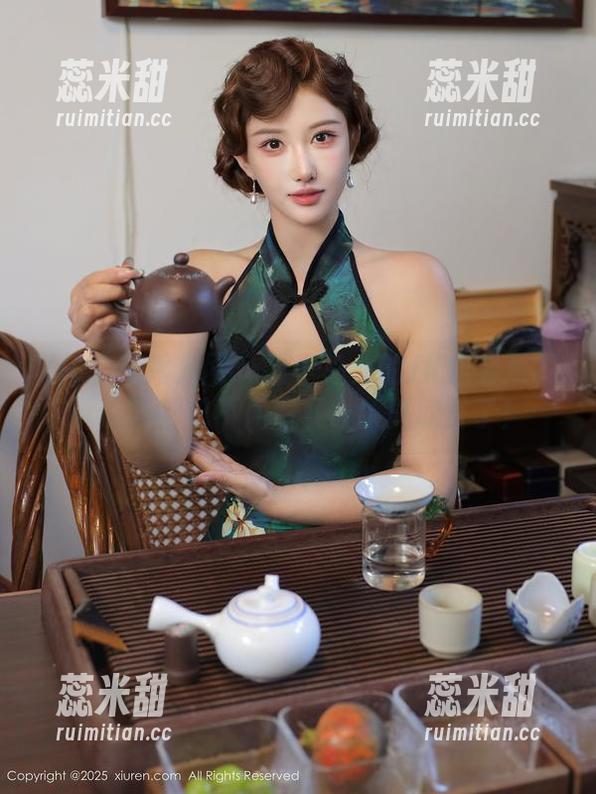 Xiuren秀人网-李宓儿 Xiuren秀人网 - 看李宓儿的JK定制写真,连风都忍不住停下,认真欣赏了!