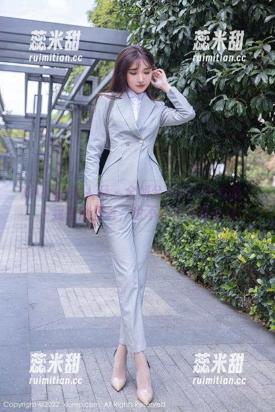 Xiuren秀人网-金妍兮Saki Xiuren秀人网 - 金妍兮SakiJK合集——我在这里看,也不知道该留多久