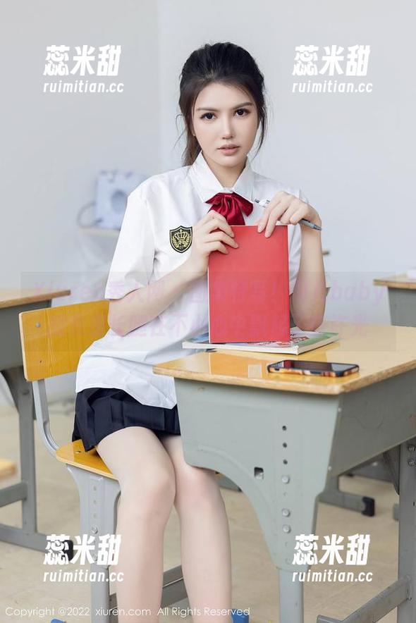 Xiuren秀人网-雨儿baby Xiuren秀人网 - 图集特写!雨儿baby的私房长腿在不小心中飘起了些许光