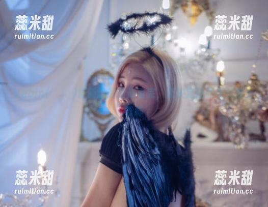 Yebin(전예빈)最新瑜伽图册看完，我决定还是在沙发上练练