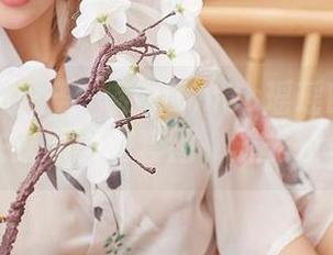 YouMi尤蜜荟 – 在Domen瑶瑶的丝袜乐园里迷失：原图和套图，时光轻轻流淌！
