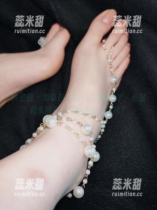 微密圈 - 难以抗拒的YuYu超甜丫，长腿和美图在默默传达什么情绪？