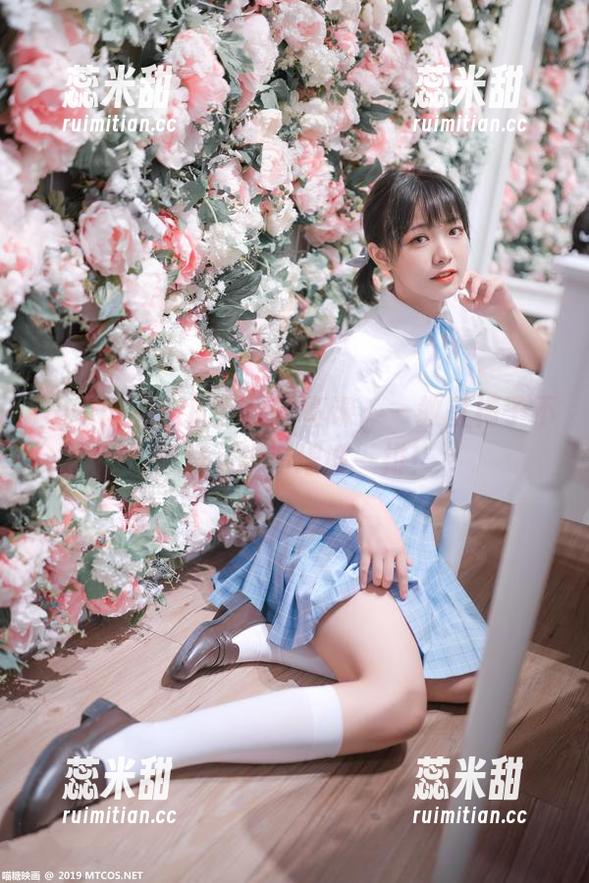 lovely呆玄 lovely呆玄的免费写真课——教室椅子不够坐,申请增设一排!