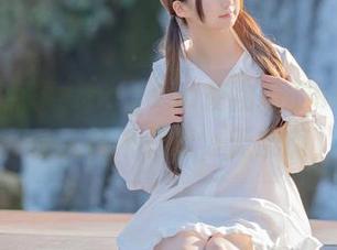水着那点事，nagesa魔物喵的cos可真让人目不转睛，无奈啊
