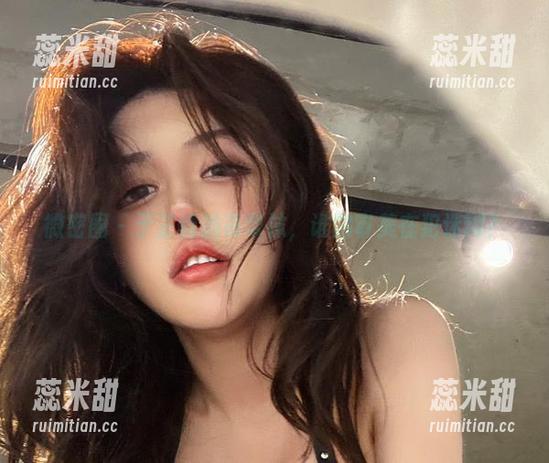 于芷晴 微密圈 - 于芷晴的吊带袜,谁的审美在犯迷糊?