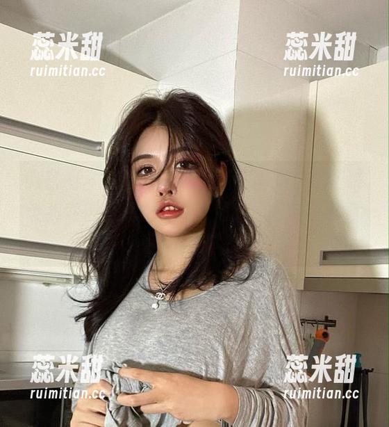 微密圈 - 夜色撩人吧，精选图集！于芷晴让我变得有点小迷糊，怎么好像每一张都有小故事？