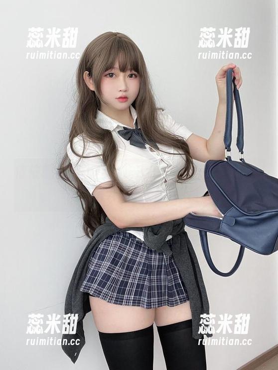 依依超级懒 依依超级懒蕾丝内衣2.0:一边欣赏图包,一边假装不在意的福利!