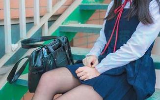 兔玩映画最新写真集里的吊带短裤，居然让我觉得夏天要提前来了！