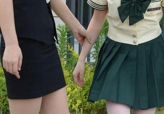 初夏女神 – 环环泳装原图分享，似乎刚从水里冒出来的，带着一种淡淡的欲望呢。