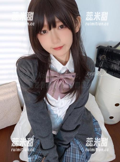 发条少女yoki 发条少女yoki的牛仔裤cos,忍不住想问这是要休闲还是要酷呢?