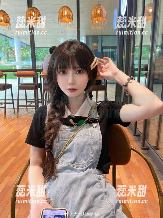 大肉丸Amiee 大肉丸Amiee豹纹写真合集:我以为是野外生存指南,其实只是个模特拍的!
