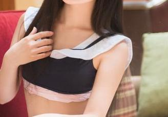 头条女神 – 小晴子真的敢玩！最新透明套图，像是在跟你打游戏！
