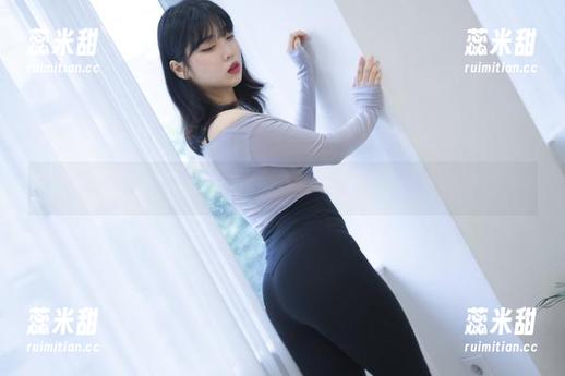 宋哈娜 JK情怀又何妨:宋哈娜的原图可以摸,图册里藏了多少小细节?