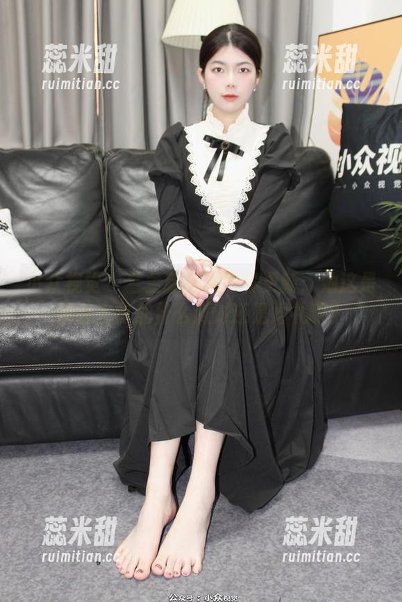 小众视觉-兰兰 小众视觉 - 兰兰新礼服写真更新:她这是准备去参加什么派对还是婚礼啊?