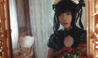 小容仔咕咕咕w的新作“容鸽”美图，这次的风格让我有点想多了，是不是有点大胆呢？