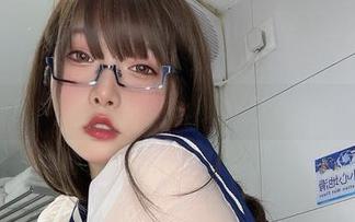 小泉学姐吖的小恶魔写真，让我忍不住想分享，太意味深长了