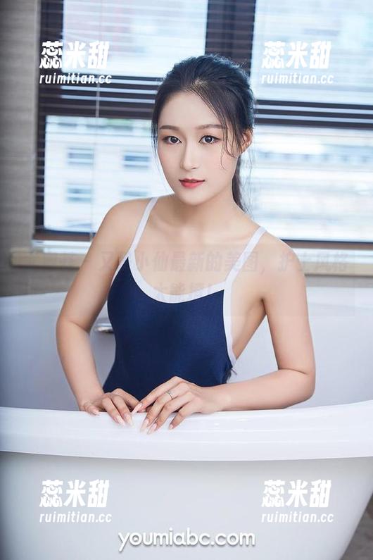尤蜜荟-小仙 尤蜜荟 - 又是小仙最新的美图,护士风格太能撩!