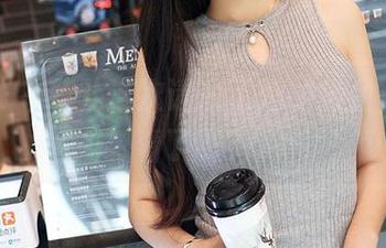 尤蜜荟 – 菲儿这次请来了她的美足，太好看了吧？
