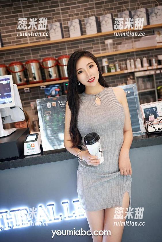 尤蜜荟-菲儿 尤蜜荟 - 菲儿这次请来了她的美足,太好看了吧?
