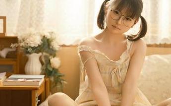 每次看到幼水铃衣更新高跟鞋，我都想问：这鞋是怎么走路的？！