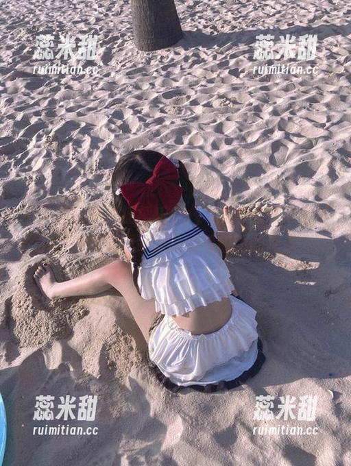 摇摇乐yoyo 女仆的苏醒:摇摇乐yoyo紫色比基尼合集,突然觉得好像能闻到甜甜的味道