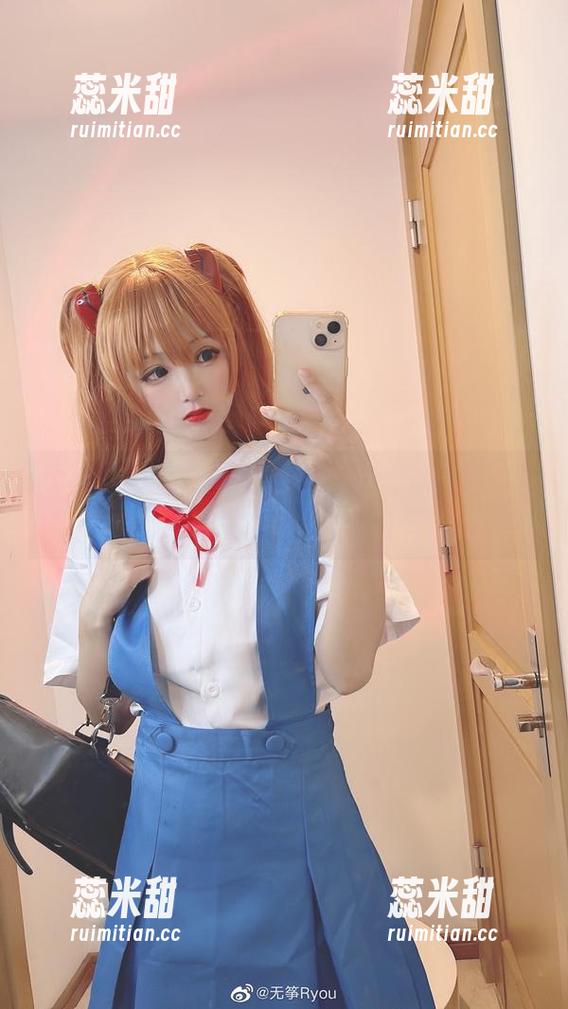 无筝ryou 无筝ryou的一包裤里丝COS,成就了多少脑洞大开的想象。
