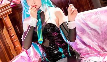 全套写真新体验：星之迟迟给战斗妹抖包的数据加持！