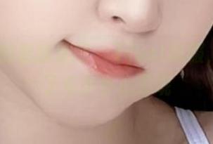 晕崽Zz的最新美图，不just制服，还隐藏了多少小心思呢