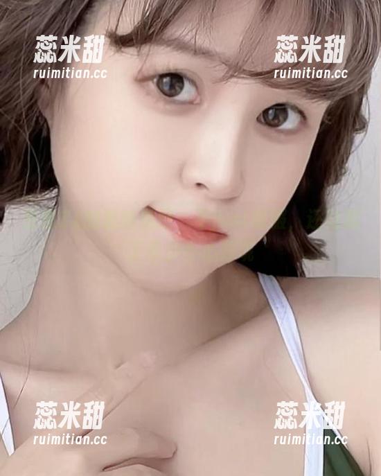 晕崽Zz 晕崽Zz的最新美图,不just制服,还隐藏了多少小心思呢