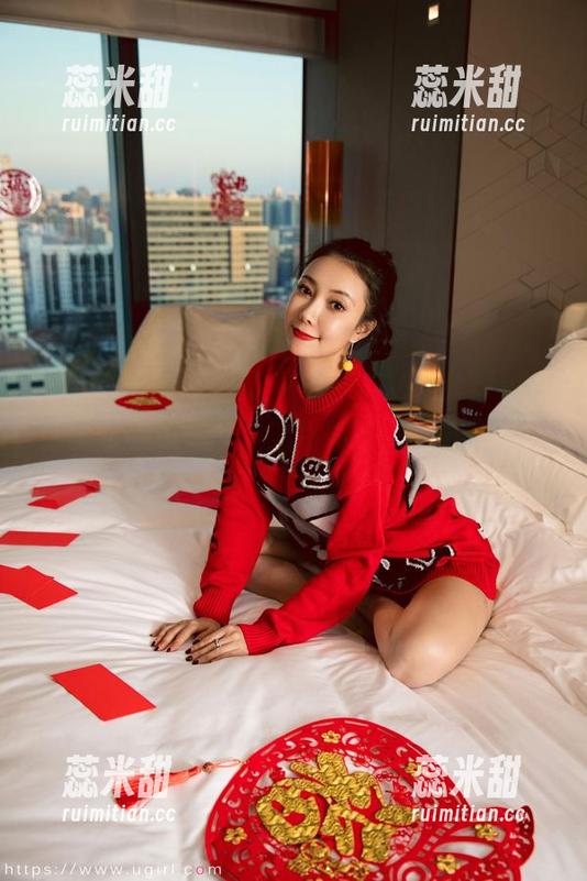 果儿Victoria 微密圈 - 水手服合集,果儿Victoria的各种形象感,下载之后你也可以进行“水下考察”了!哈哈。