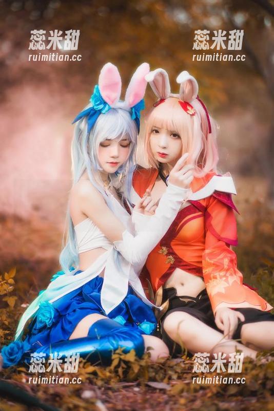 桜桃喵 观看桜桃喵的写真,水滴慢慢滑落,我心也随之荡漾