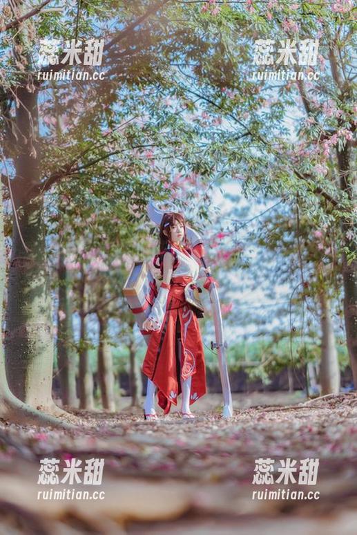 桜桃喵 看桜桃喵如何驾驭蓝白水手服,这份写真不看后悔。