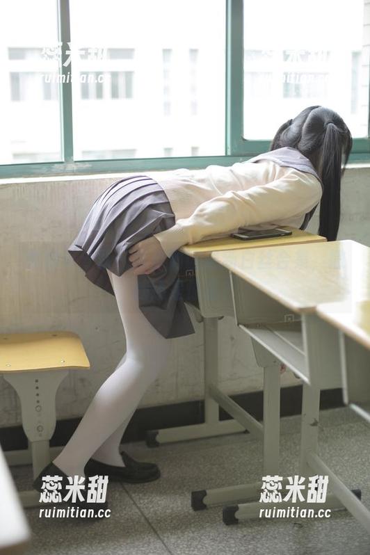 森萝财团 外拍小分队:森萝财团最新白丝合集,撒糖还是惊喜?
