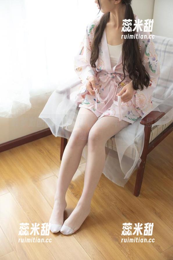 森萝财团 森萝财团高清秀:让你在少年的白色思绪中遨游。