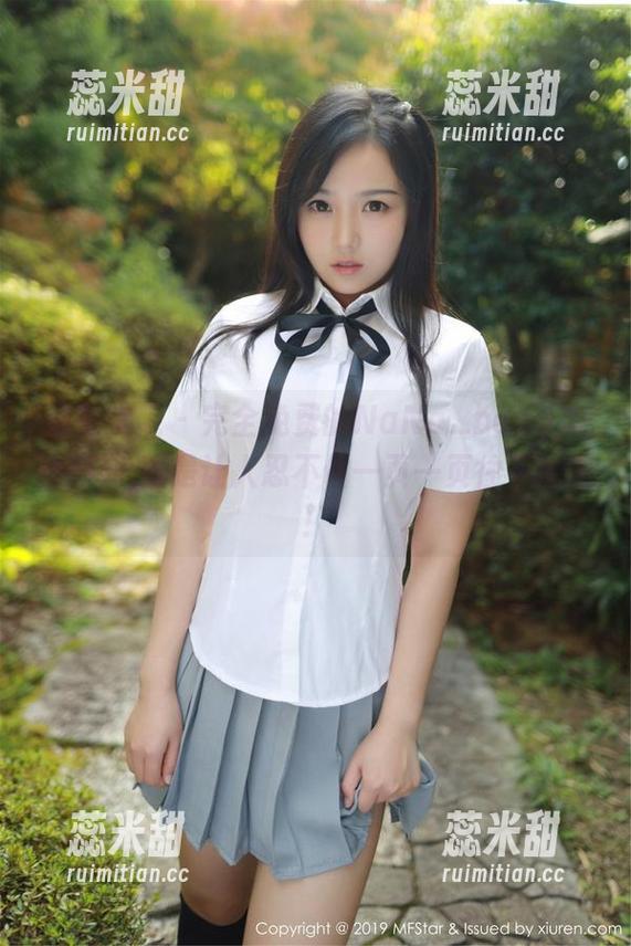 模范学院-NaNa_baby 模范学院 - 完全免费的NaNa_baby泳池图册,就是让人忍不住一页一页往下翻啊!