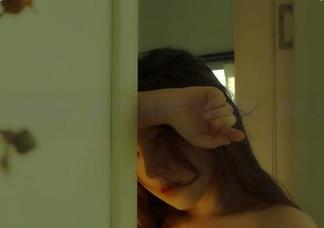 樱晚gigi的美图，温柔得就像午夜的柔情，而毫无圣光。