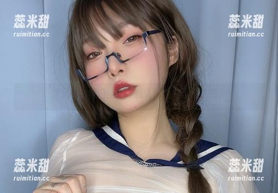 次屁啦 次屁啦的黑白全套,乱入的色彩是什么鬼?
